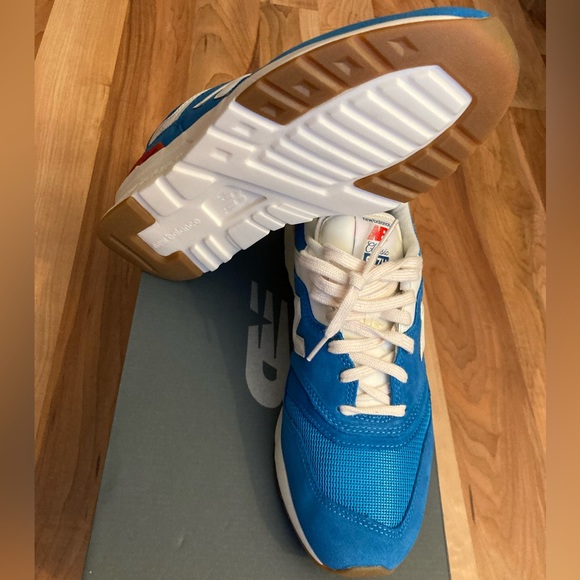 New Balance 997H Shoes - Picture 2 of 6